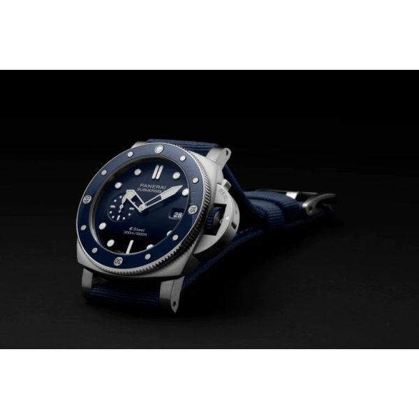 Panerai Submersible QuarantaQuattro ESteel™ Blu Profondo Ref# PAM01289 Panerai Submersible QuarantaQuattro ESteel™ Blu Profondo Ref# PAM01289