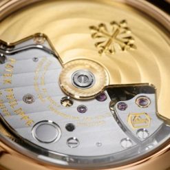 Patek Philippe Nautilus Ladies Automatic Watch, 18k Rose Gold, 35,2mm, Ref# 7118/1R-010